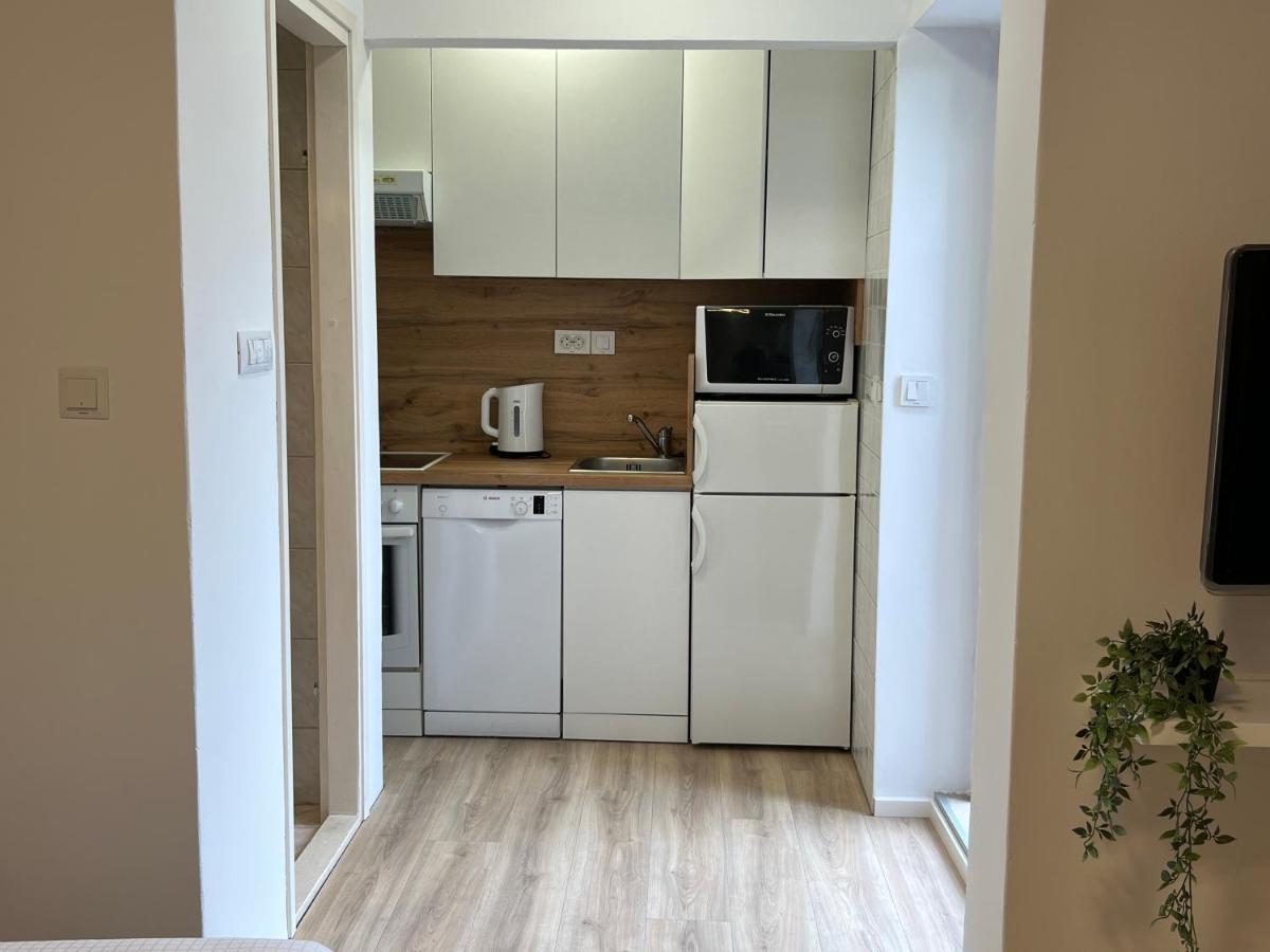 Apartmani Ivelic Supetar Extérieur photo