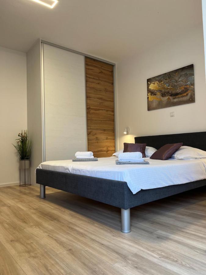 Apartmani Ivelic Supetar Extérieur photo