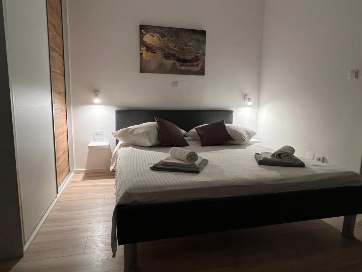 Apartmani Ivelic Supetar Extérieur photo