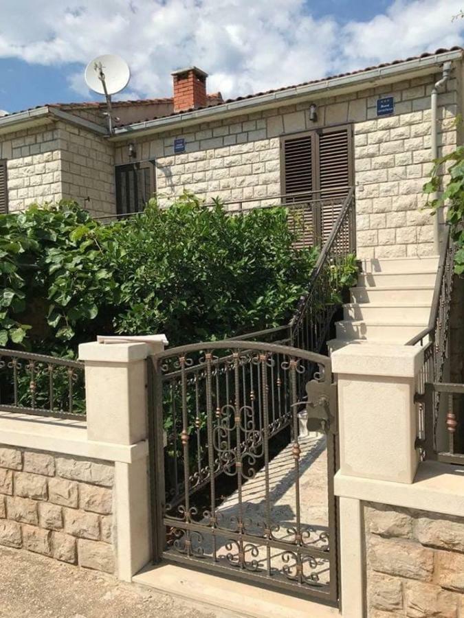 Apartmani Ivelic Supetar Extérieur photo